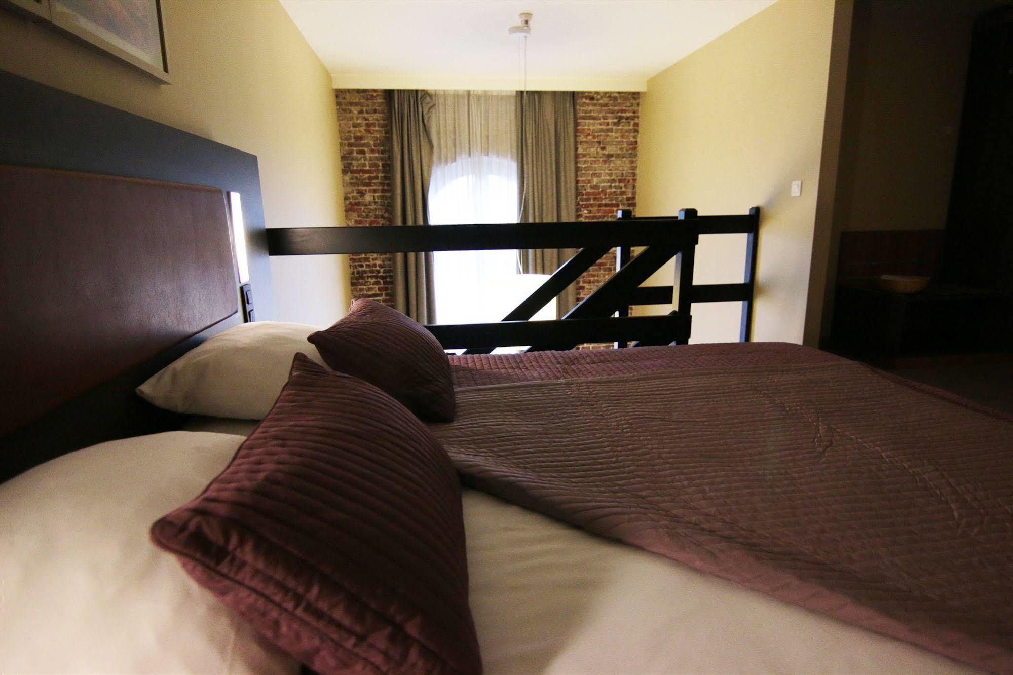 Het Godshuis Hotel Sint-Laureins Buitenkant foto